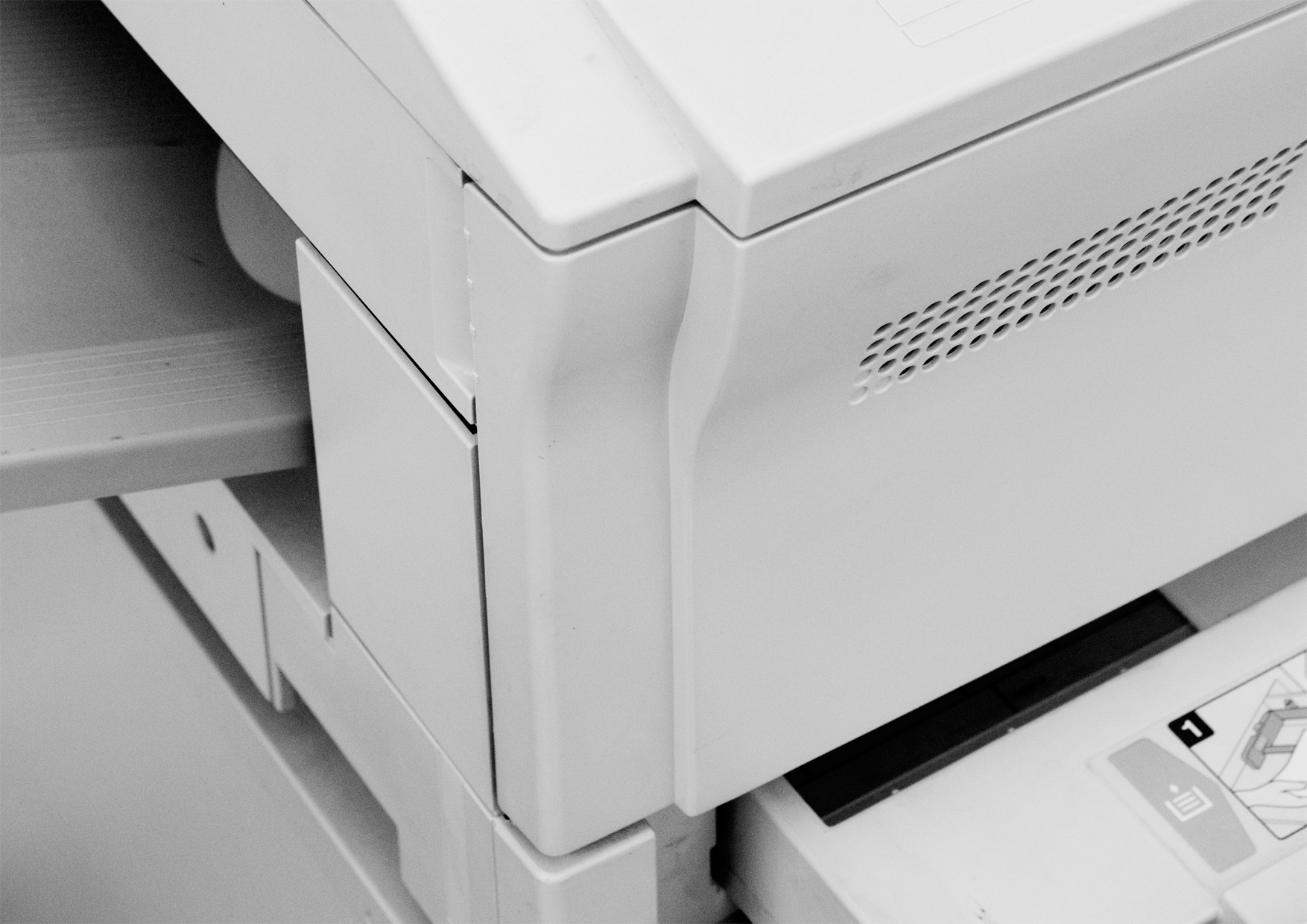 77tagearbeit_filinefink-06-150dpi Editorial printer black white close up