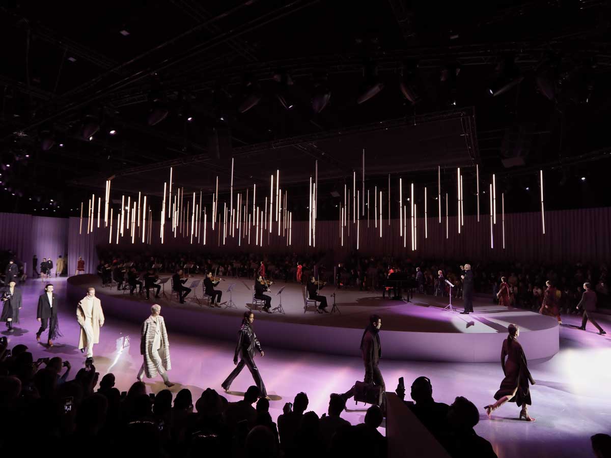 Orchesterweb Milan women fashion week fall winer purple show