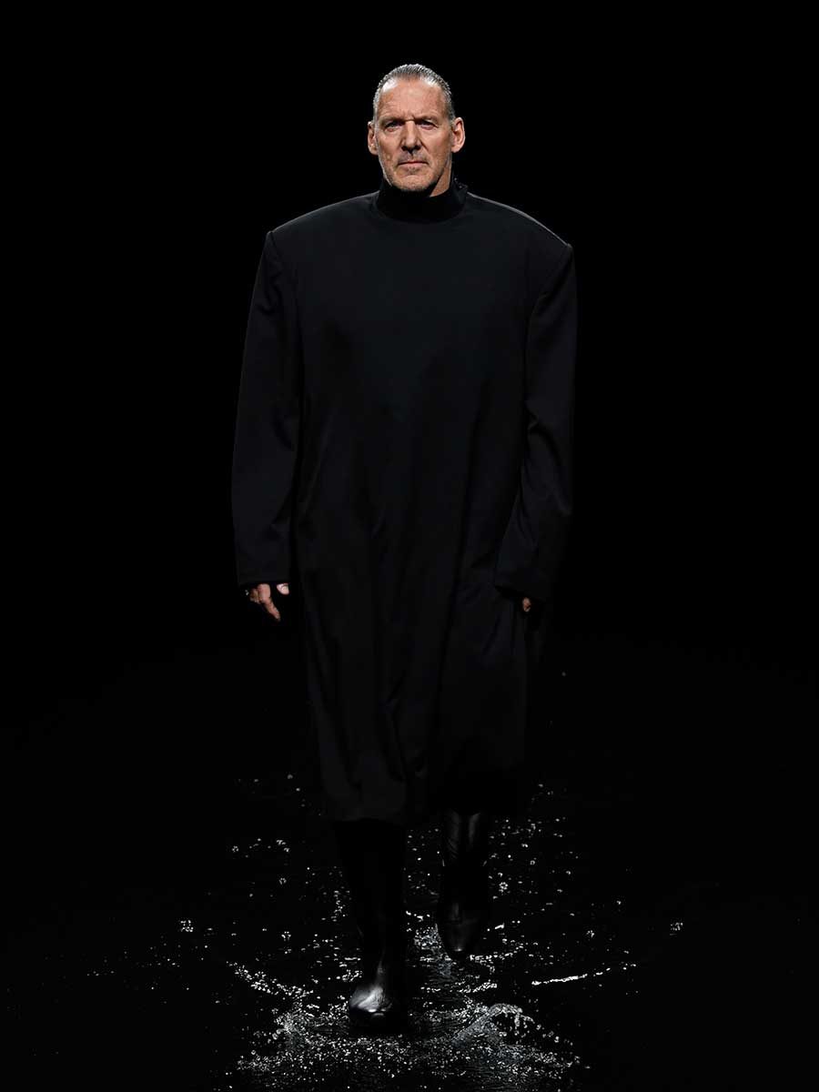 Bal4web Ralf Moeller action actor runway black