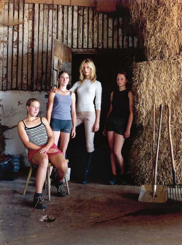 Gregor Hohenberg_Image4 Gregor Hohenberg Karolina Kurkova Stall Heu vier Models Familie