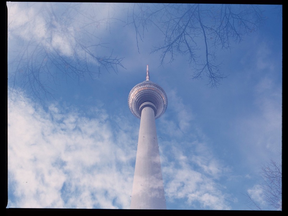 Herbst in Berlin_Image 19 berlin fernsehturm analog himmel