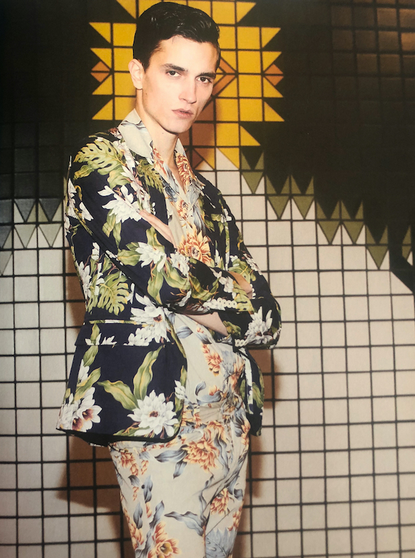 Jakob Wiechmann in KENZO fotografiert von Thomas Lohr für Achtung Mode