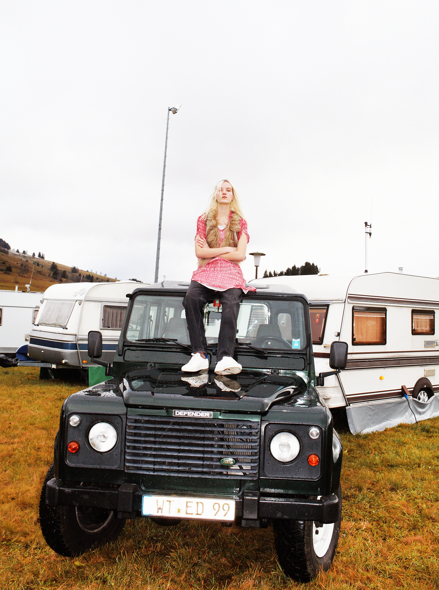 second hand clothes Vestiare Collective Defender Jeep Camping Schwarzwald