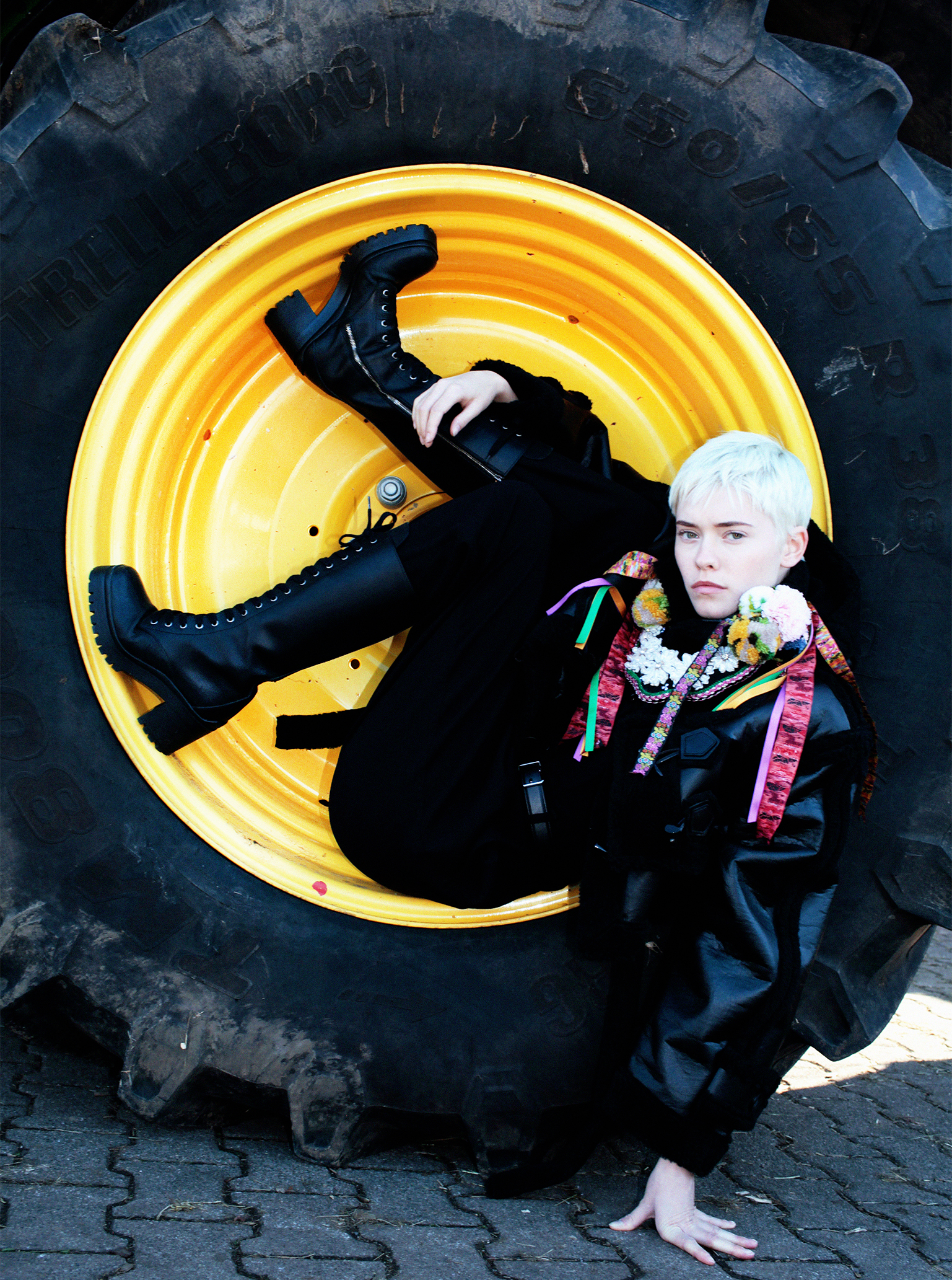 Machinery Mode fashion-in-motion-by-photograoher-Michael-Ullrich