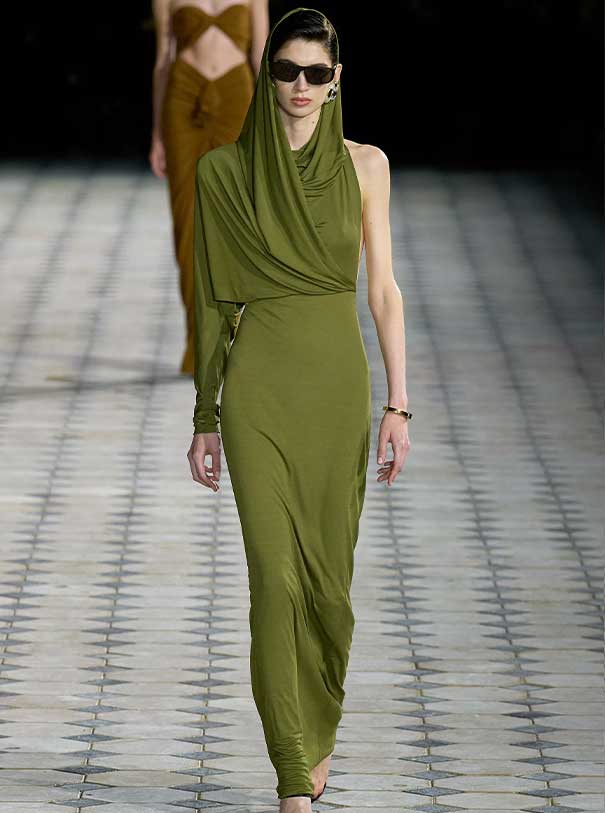 hoodeddressesysl1