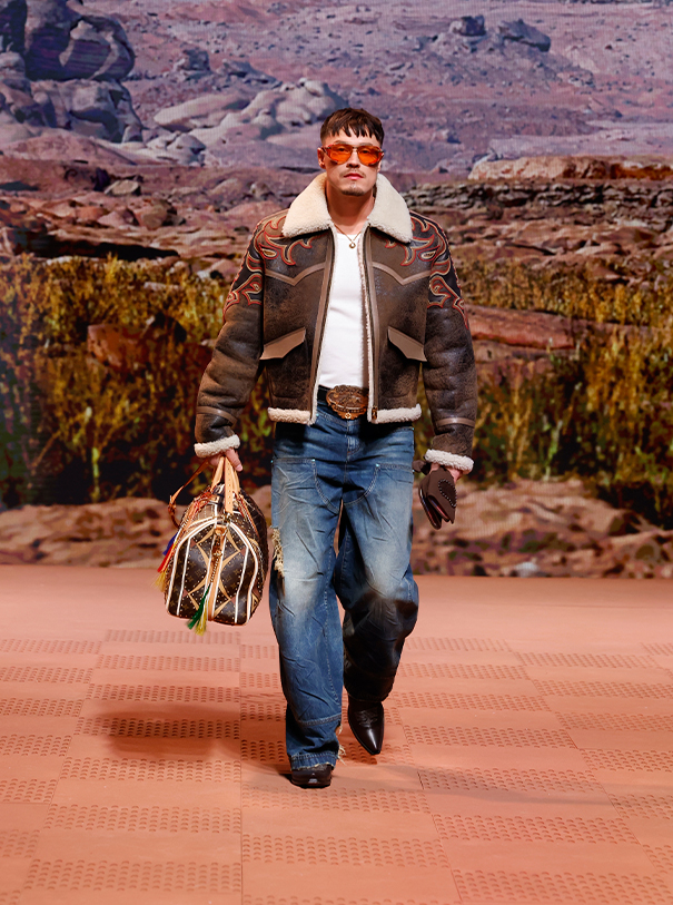 LVfw24.title4