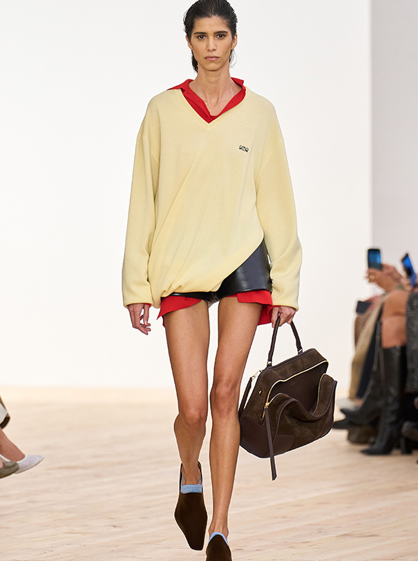 loewess26.2 Mica Argañaraz at Loewe S/S 2026