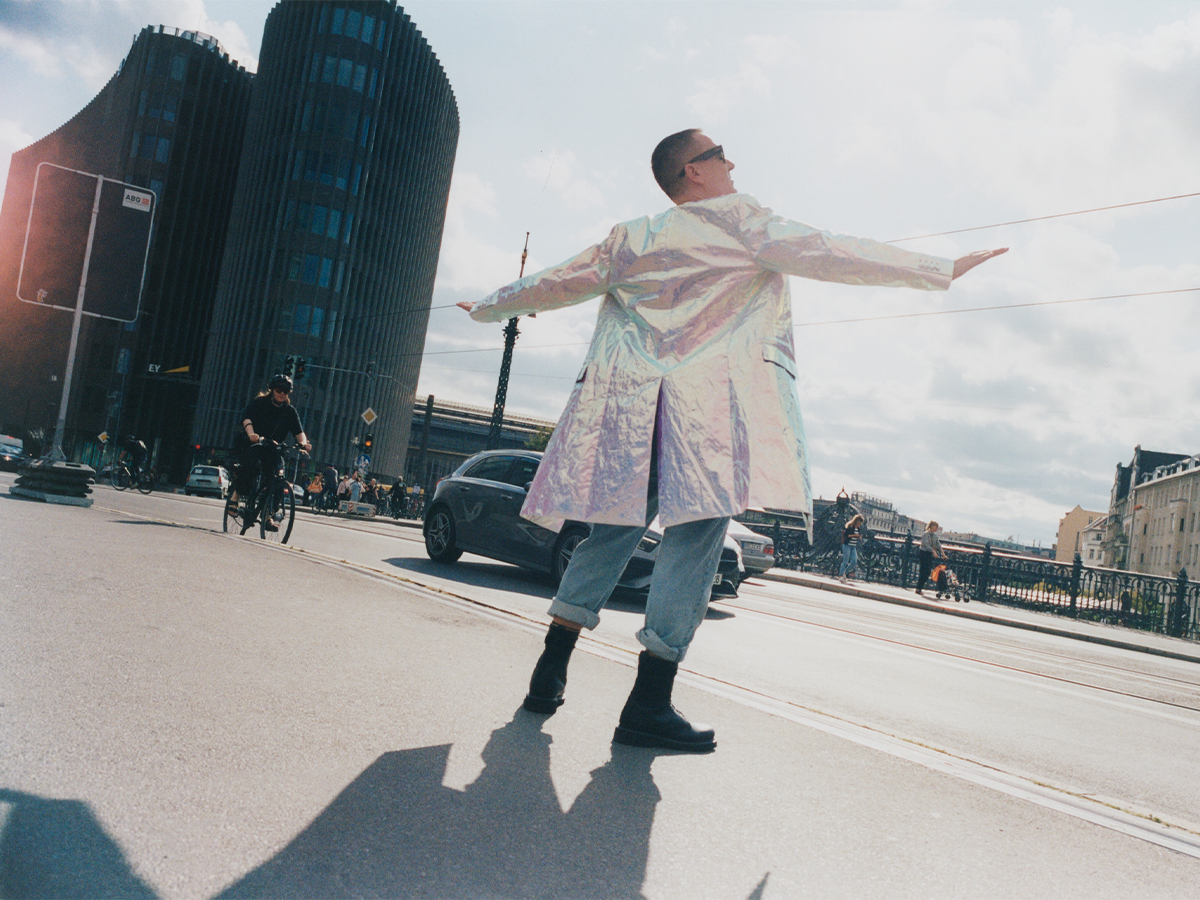 scott_willmeroth5 Jeremy Scott is wearing an archival Moschino coat