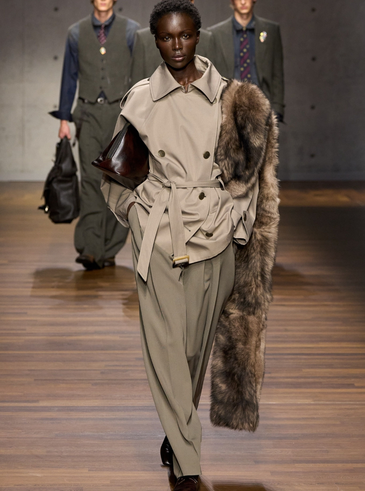 Elongated silhouettes