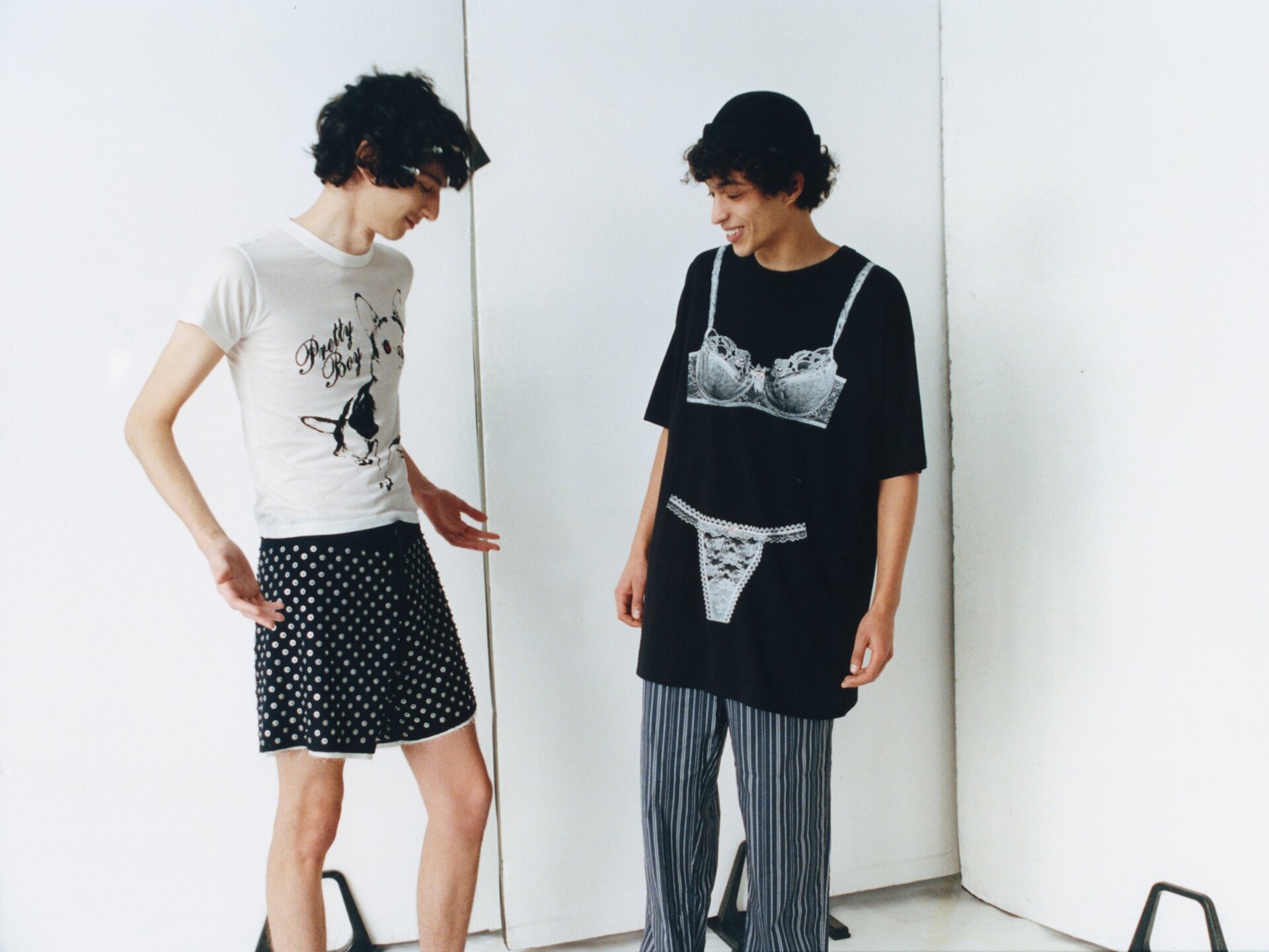 16 Two male models behind the scenes for ACHTUNG 51: Das Model shoot