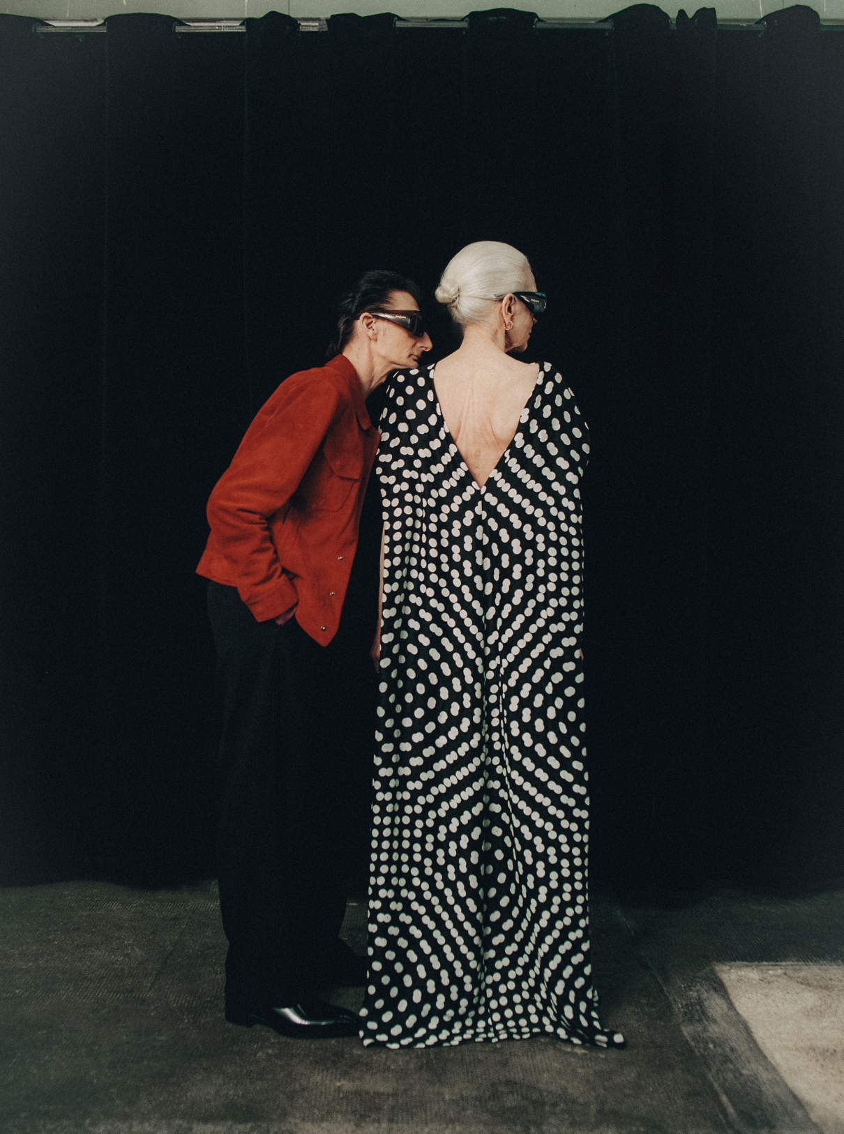 47 Steve: Jacket, pants and shoes TOM FORD; Sunglasses SAINT LAURENT. Anna: Dress DRIES VAN NOTEN; Sunglasses SAINT LAURENT