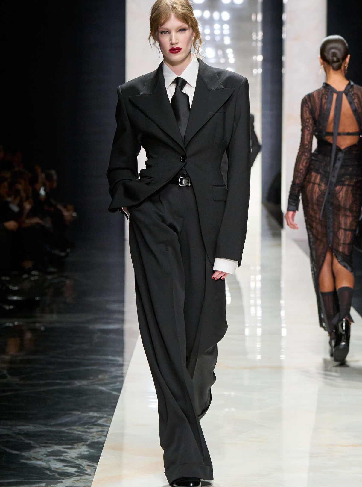 An almost all-black Dolce & Gabbana F/W 2026 collection