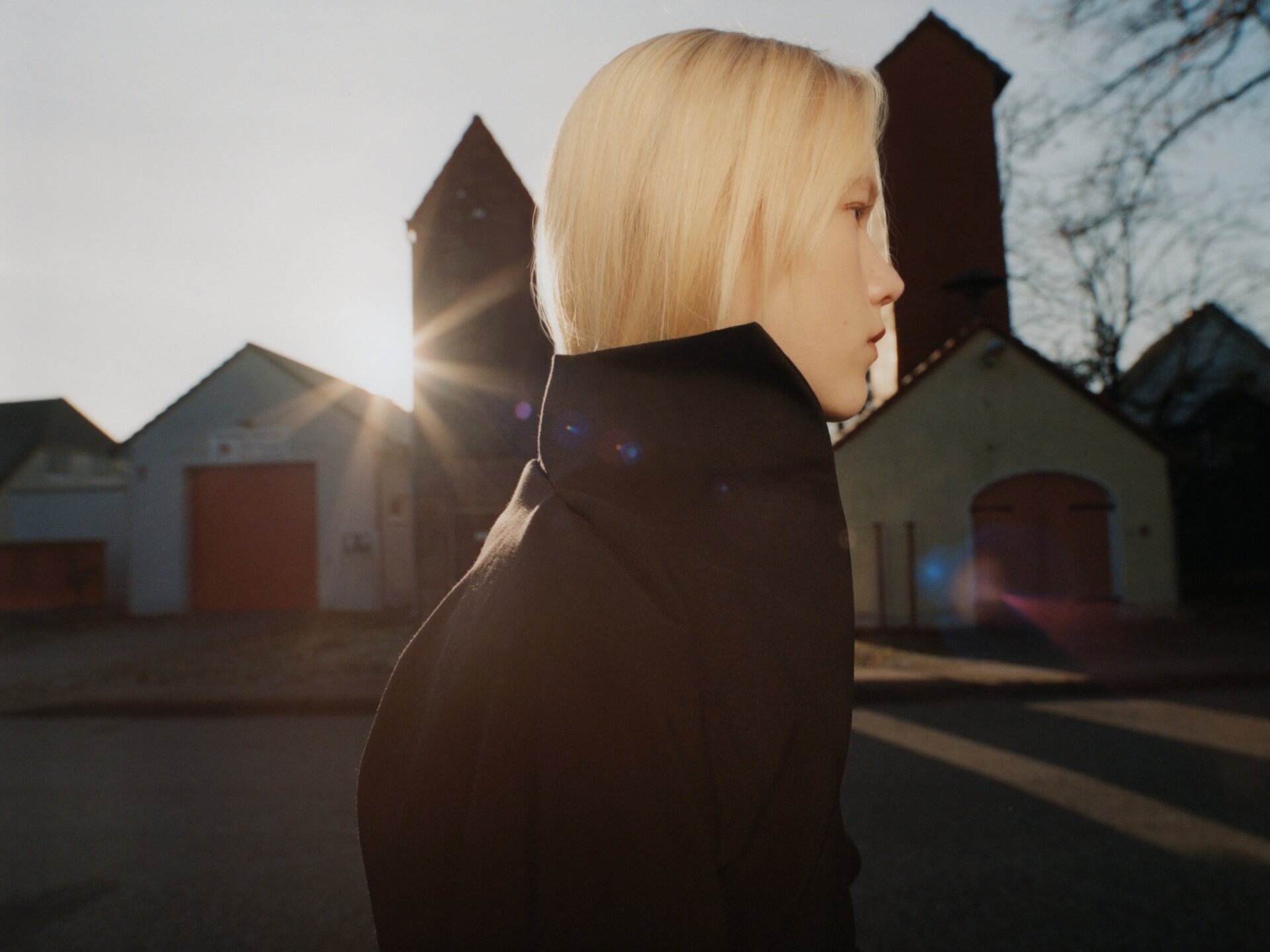 8 Kopie Malin Rudnick wearing a jacket by Ottolinger