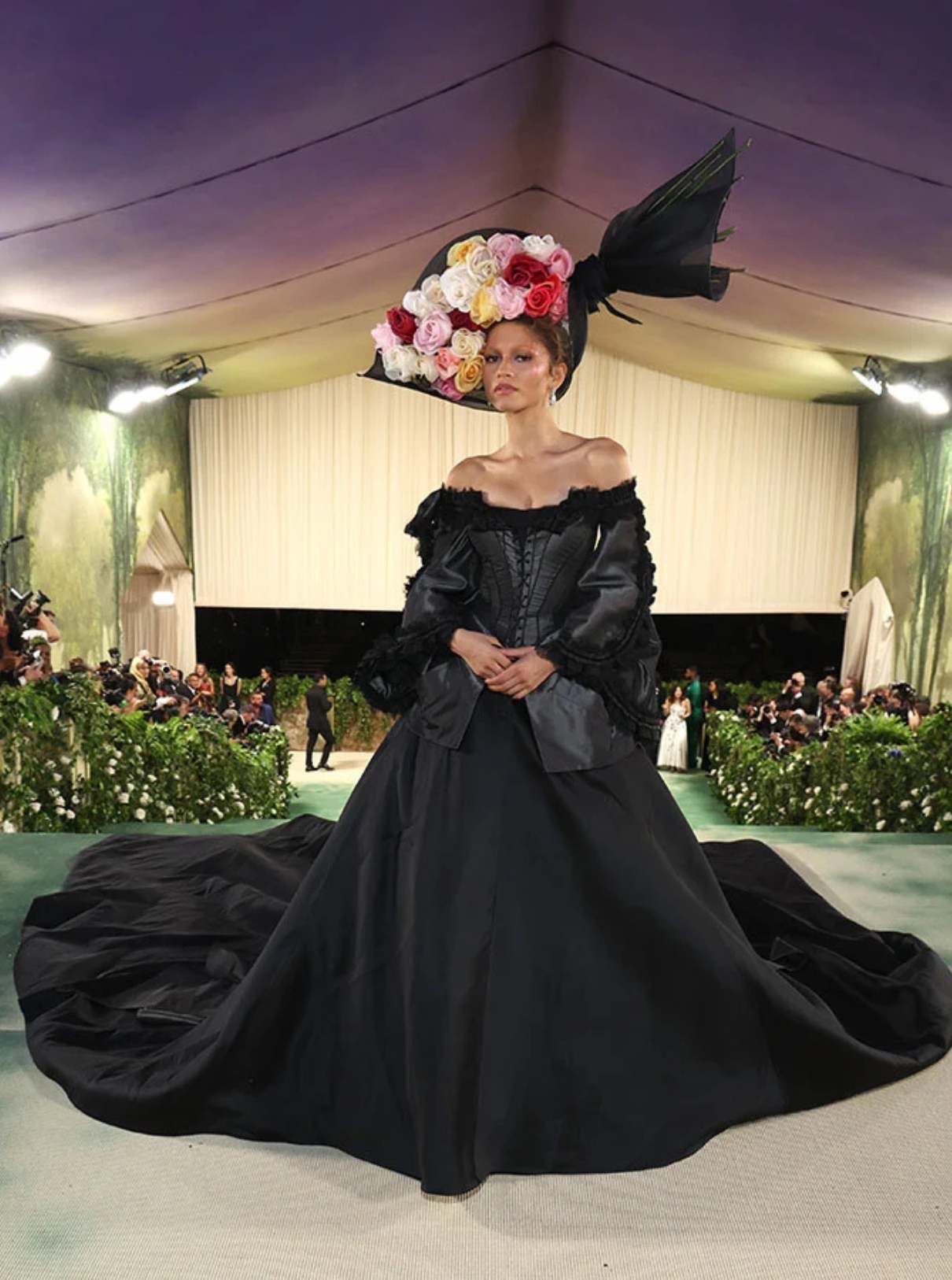 Website hoch Zendaya in Givenchy by Galliano
