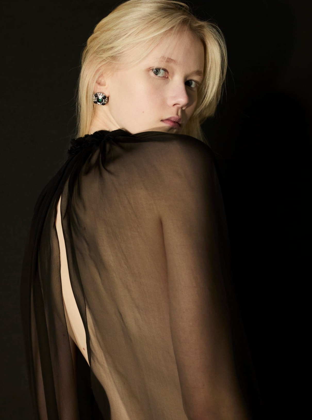 69 Malin Rudnick for the cover of ACHTUNG 51: Das Model