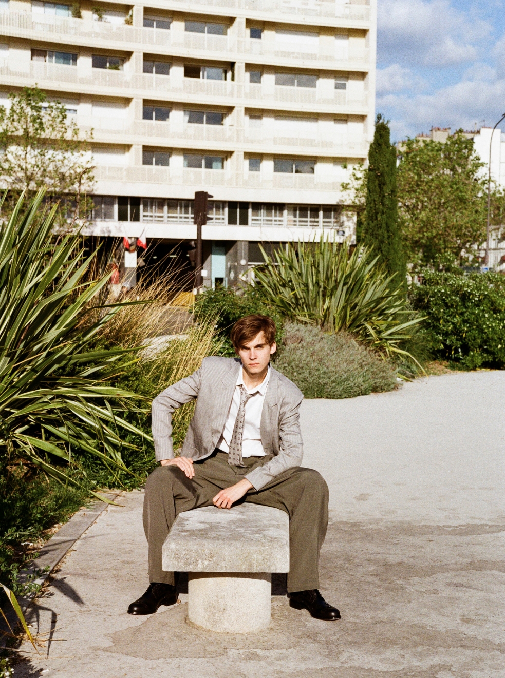  Frederic Bittner shot in Paris by Julia von der Heide wearing GIORGIO ARMANI exclusively for ACHTUNG x FAZ MAGAZIN 2026